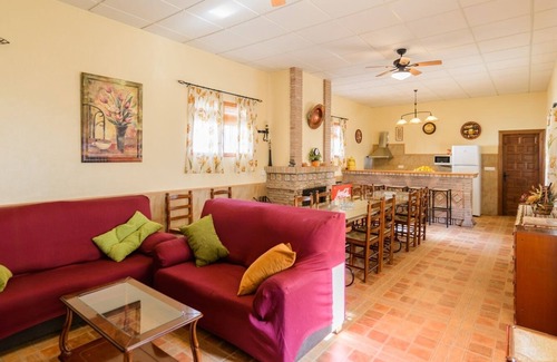 Pinos Puente Villa | Vivienda Rural Pepe el del Aceite Trasmulas by Ruralidays
