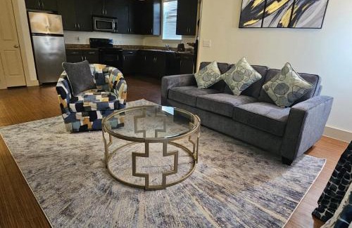 Katy Apartment | Vizsal