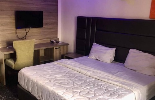 Obiaruku Hotel | VNN Suites & Resorts