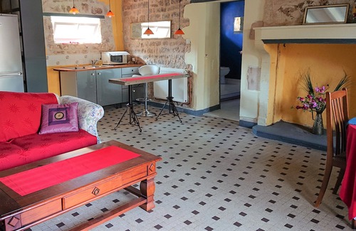 Paizay-le-Tort Cottage | Vocation Home FR Stone Cottage centre of Poitou-Charentes, La Rochelle & Cognac