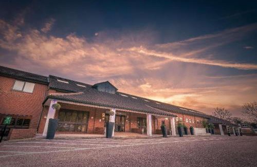 Corby Hotel | voco Rockingham Forest Corby by IHG
