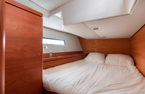 Palais des Festivals - Old Port Boat Rental | Voilier Luxe Face au Palais