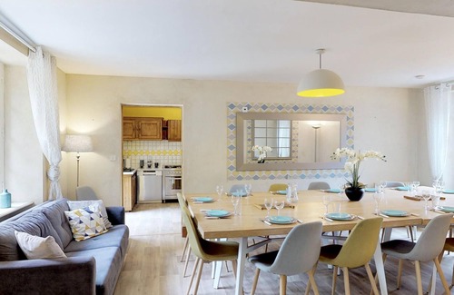 Valognes Cottage | Voisine Boulangerie 25 people 2 Cottage : spa, 15min sea