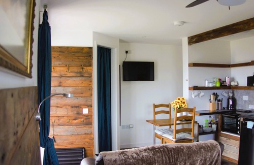 Levenwick Apartment | Voortrekker apartments - Mogill - Hot Tub & Sauna area