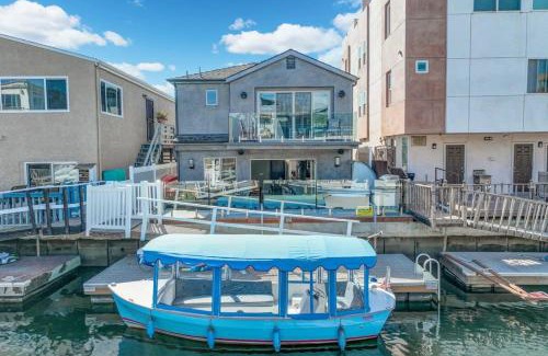 Sunset Beach House | Voted Airbnb Most Loved Home 2024 Duffy Boat