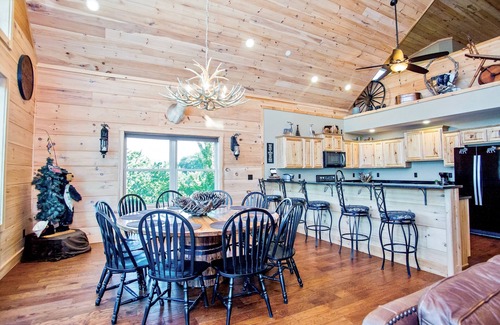 Frank Cabin | Voted "BEST VIEWS" - High Demand Area! - Surrounded by Pisgah National Forest!