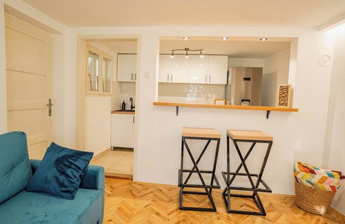 Zvezdara House | VP Apartment - A Forest Retreat in the Heart of the City!