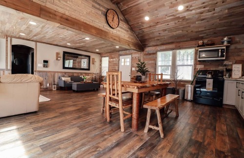 Raymond Cabin | VRBO Starry Night Cabin On The River