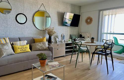 Les Sables d'Olonne Apartment | Vue imprenable sur l'océan & piscine naturelle