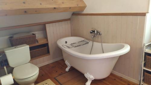Saint-Nizier-du-Moucherotte Bed & Breakfast | Vue sur Belladonna