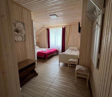 Polyanytsya Cabin | VULYK z MEDOM