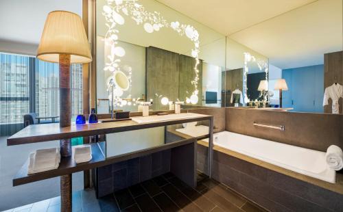 West Kowloon Hotel | W Hong Kong