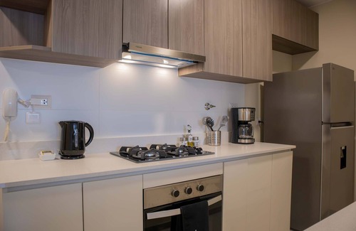 Miraflores Apartment | w Modern 2BR w Scenic Balcony Close to Kennedy Park