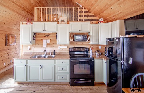 Monticello Cabin | W-W: White Pine Cabin by Canyonlands Lodging