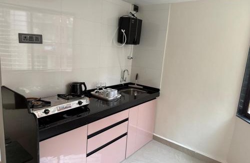 Navi Mumbai Apartment | Wabi Sabi 2Bhk Furnished Apartment WiFi Kitchen Smart Tv by Abhibha Stays