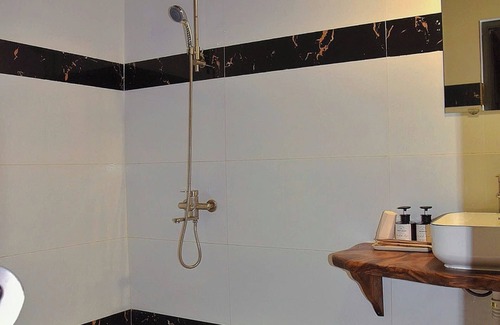 La Gi Bed & Breakfast | Waikiki Lagi Beach Homestay & restaurant