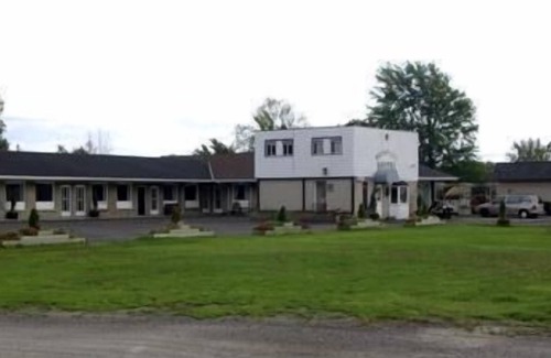 Wainfleet Hotel | Wainfleet Motel & Restaurant