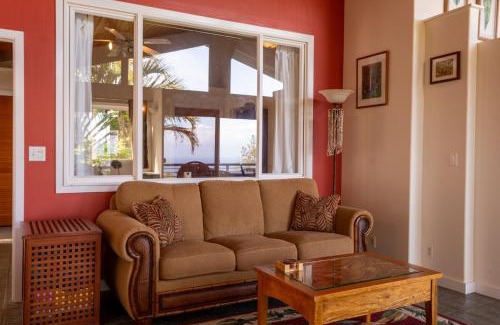 Kukuihaele House | Waipio Glass House