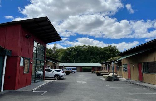 Te Kuiti Hotel | Waitomo Lodge