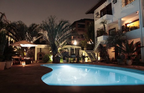 Carapicuiba House | Wake up to the birdsong!
