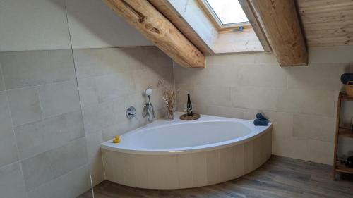 Neuhutten Apartment | Waldzeit Lodge - Ferienwohnung Eule