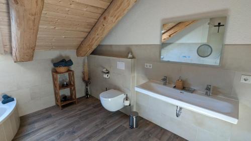 Neuhutten Apartment | Waldzeit Lodge - Ferienwohnung Eule