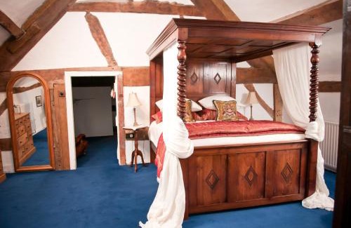 Brampton Bryan Bed & Breakfast | Walford Court