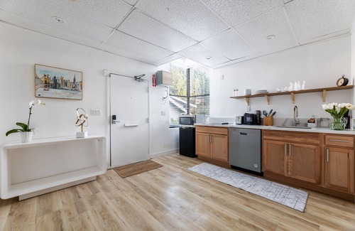 Pasadena House | Walk distance to convention center and Caltech center Pasadena private parking