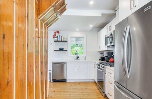Pocasset House | Walk to 2 Beaches: Pocasset Home w/Kayaks & Bikes