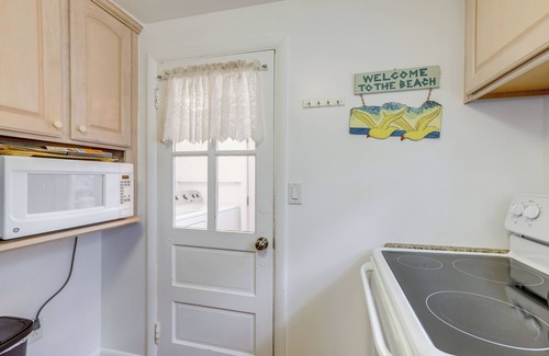 Surf City Apartment | Walk to Bay & Ocean: Pet-friendly Surf City Apt