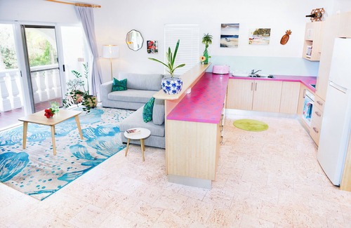 Point Lookout Apartment | Walk to beach, air conditioned and spacious.