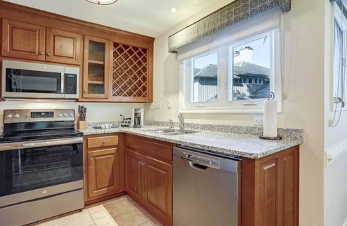 Kingsmill Condo | Walk to beach, beautiful large condo in "Kingsmill on the James"