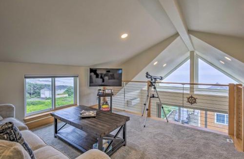 Yachats House | Walk to Beach! Chic Yachats Gem with Private Balcony