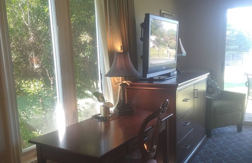Kingsmill Apartment | Walk to beach, cozy, lovely room in "Kingsmill on the James"