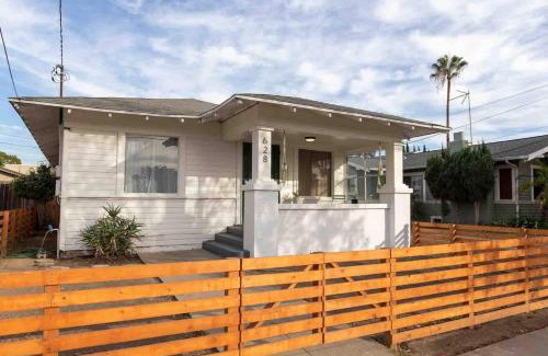 Belmont Heights House | Walk To Beach Restaurants - 5 Guests
