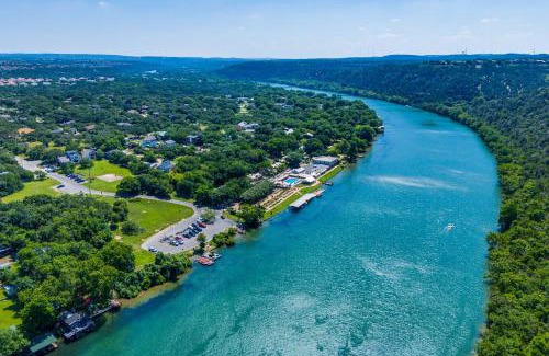 Lakeland Park House | Walk to Boat Launch Stylish Austin Gem