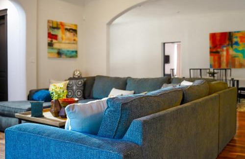 Lakeland Park House | Walk to Boat Launch Stylish Austin Gem