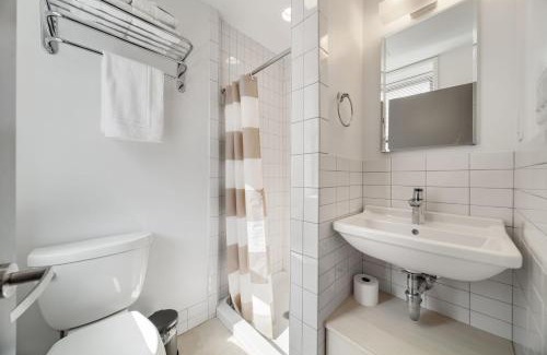 Beacon Hill Apartment | Walk to Boston Common, Central Stay