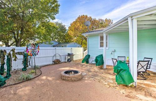 Tool House | Walk to Cedar Creek Reservoir Home with Fire Pit!