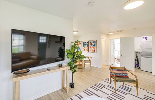 Central Arlington House | Walk to Cowboys Games: Arlington Home w/Pool!