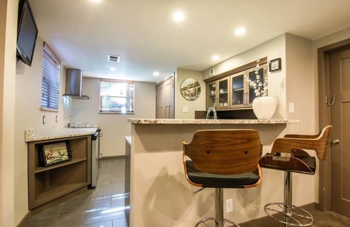 Highland Apartment | Walk to everything in Hip Historic Highlands/LoHi