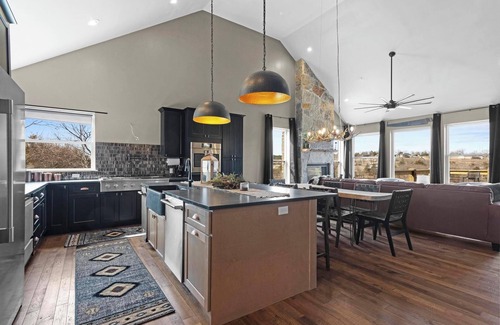 Table Rock House | Walk to Lake! Brand New Lakeside