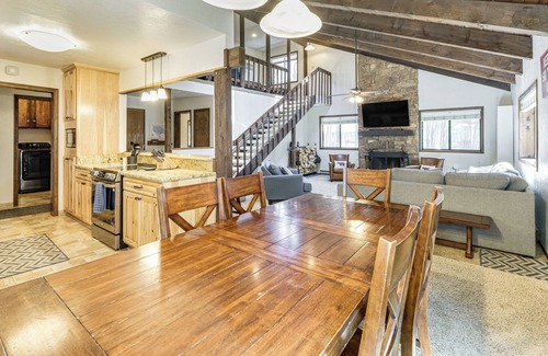 Angel Fire House | Walk to Lake & Trails: Angel Fire Home w/Deck!