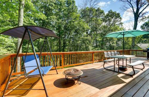 Wallenpaupauk Lake Estates House | Walk to Lake Wallenpaupack Poconos Vacation Home