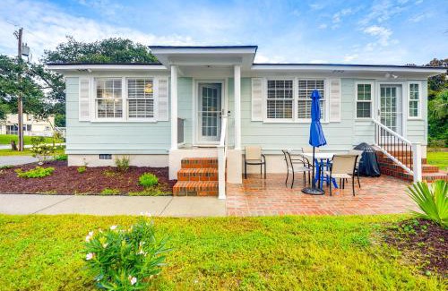 Atlantic Beach House | Walk to Ocean Pearl Cottage in Atlantic Beach