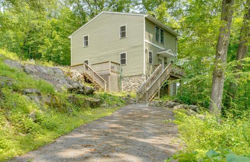 Putnam Lake House | Walk to Putnam Lake Updated Home with Deck