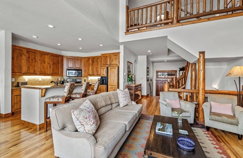 Steamboat Springs House | Walk-to-Ski Townhome w/Private Spa 1075