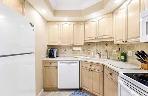Vanderbilt Beach Condo | Walk to the beach! 2 Bedroom Condo