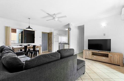 Pialba Apartment | Walk To The Beach in Pialba