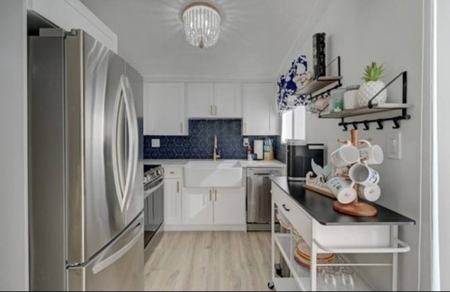 Harbor Village Villa | Walk to the beach & Resturant’s. Tiki Hut Dream Pool Home. Under a mile to beach